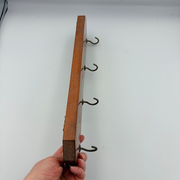 Wooden Coffee Mug Rack Wall Mount 5 Hooks Brass Tone Vintage Kitchen Decor - Picture 6 of 8